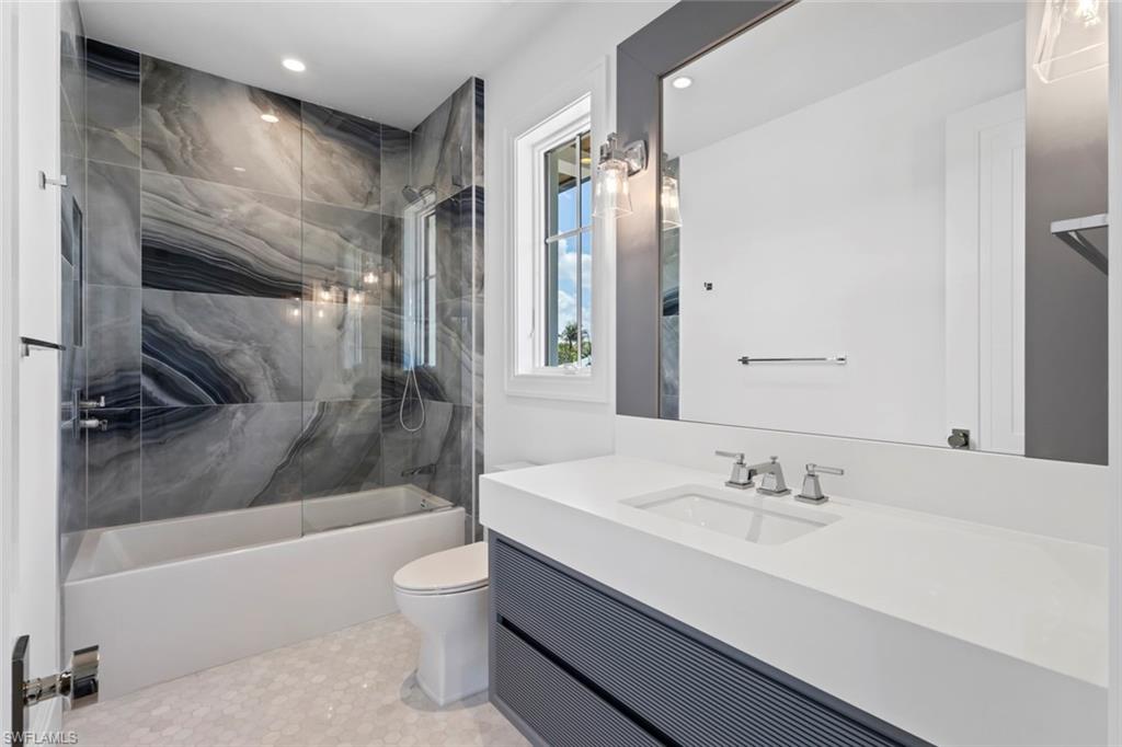 AQUALANE SHORES - Residential