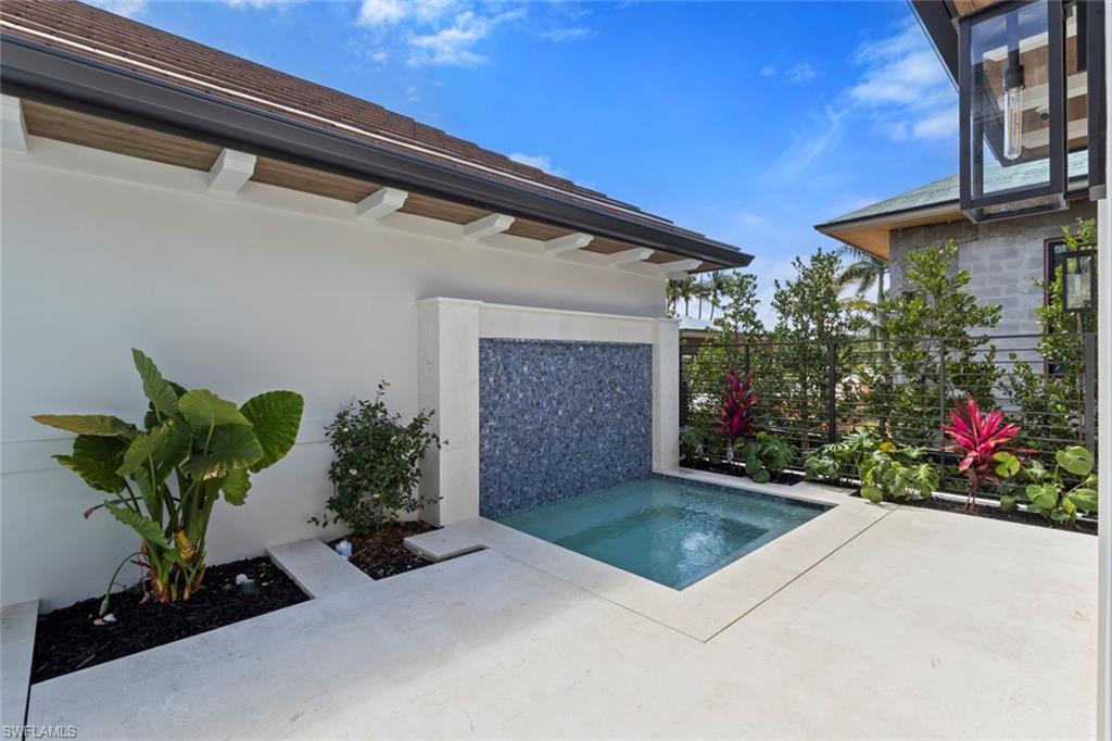 AQUALANE SHORES - Residential