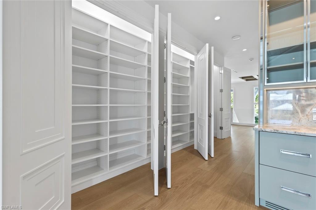 AQUALANE SHORES - Residential