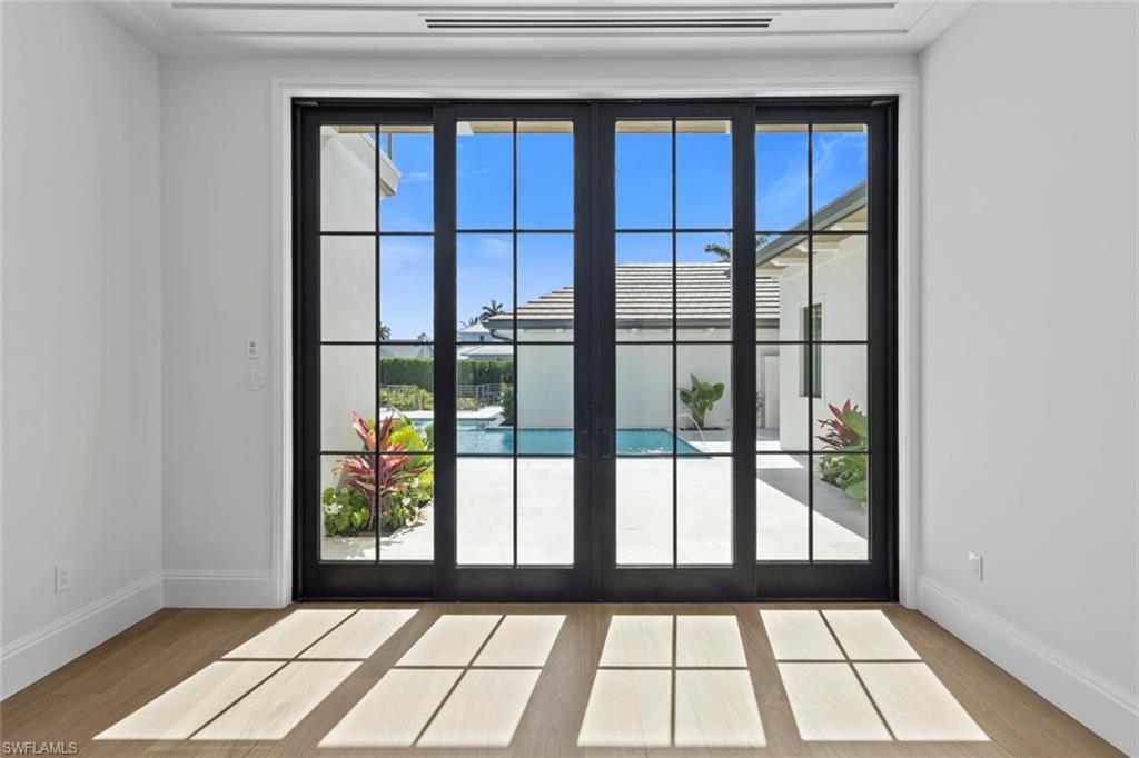 AQUALANE SHORES - Residential