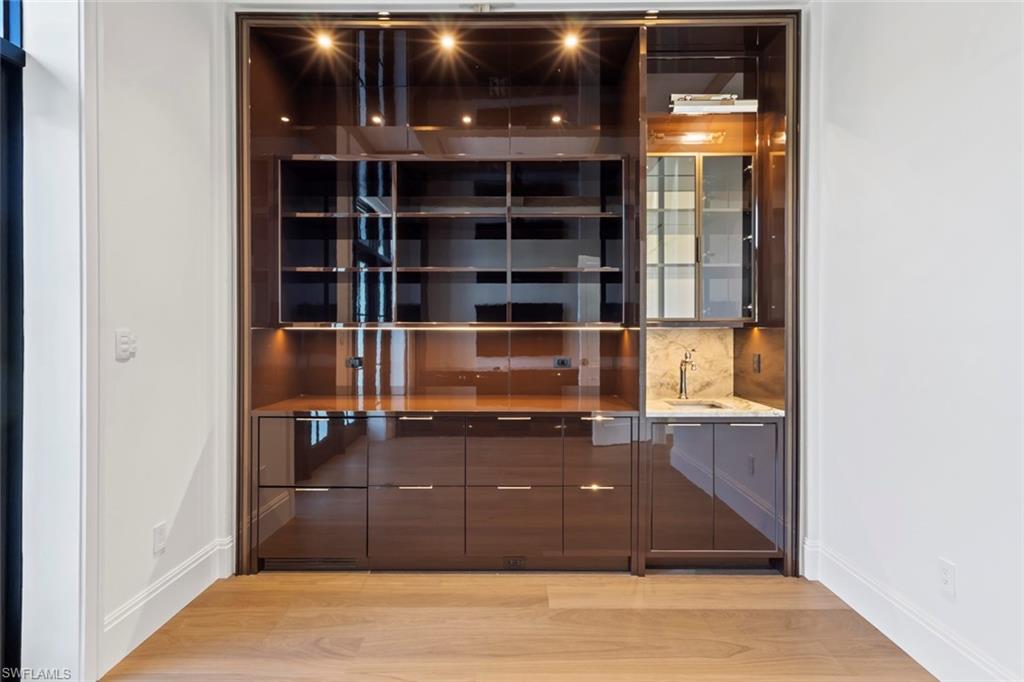 AQUALANE SHORES - Residential