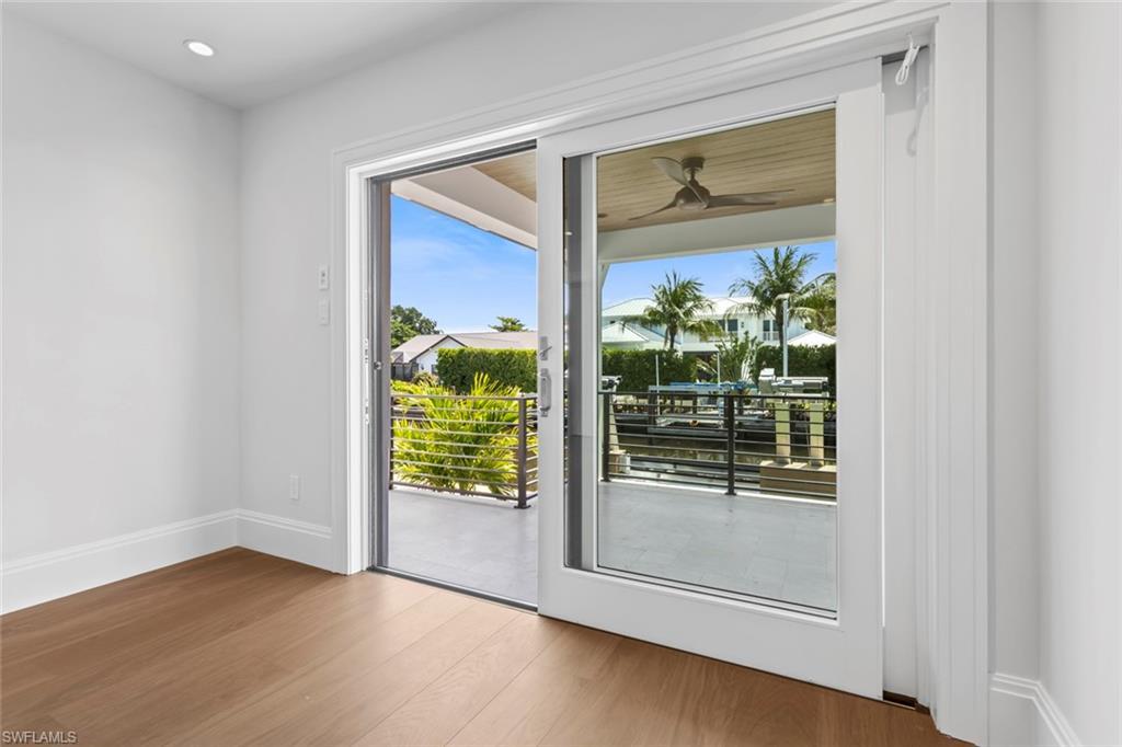 AQUALANE SHORES - Residential
