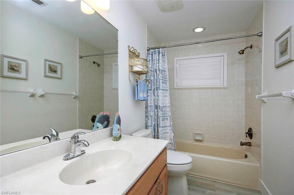 ISLAND WOODS - Residential