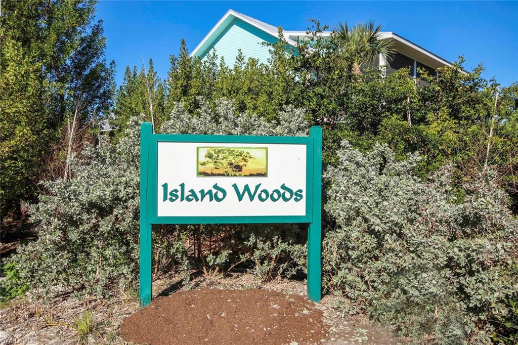 ISLAND WOODS - Residential