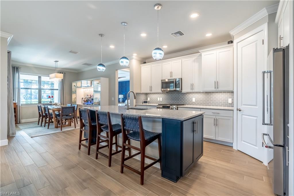 WINDING CYPRESS - Residential