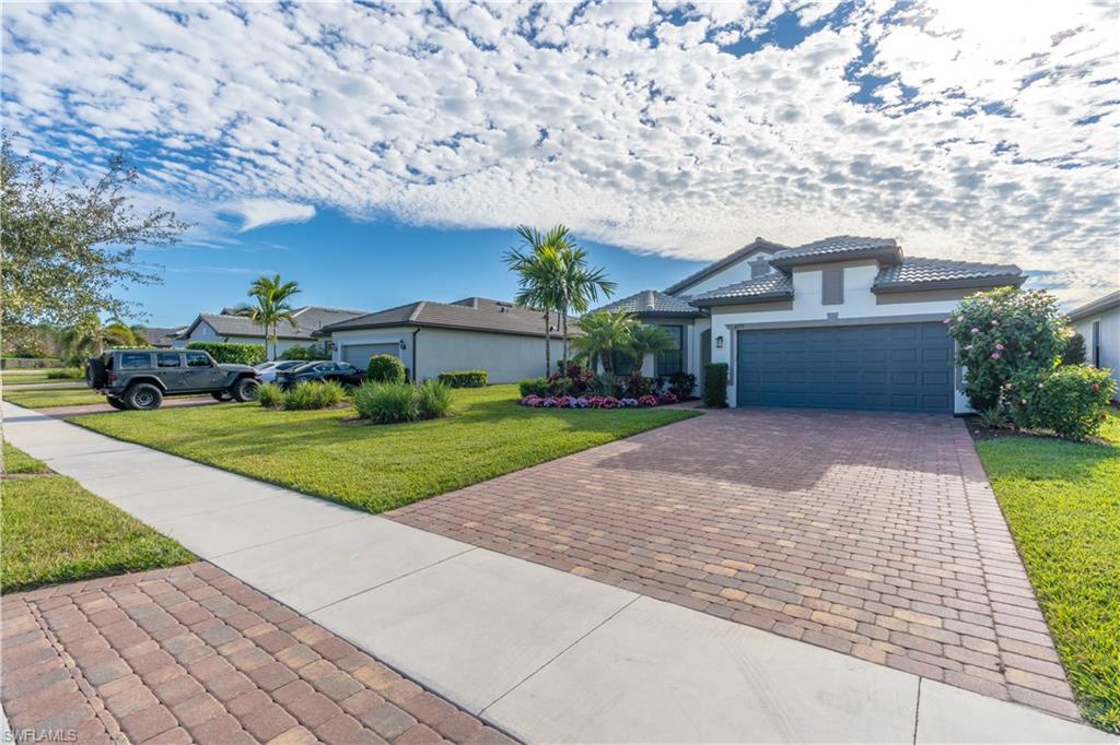 WINDING CYPRESS - Residential