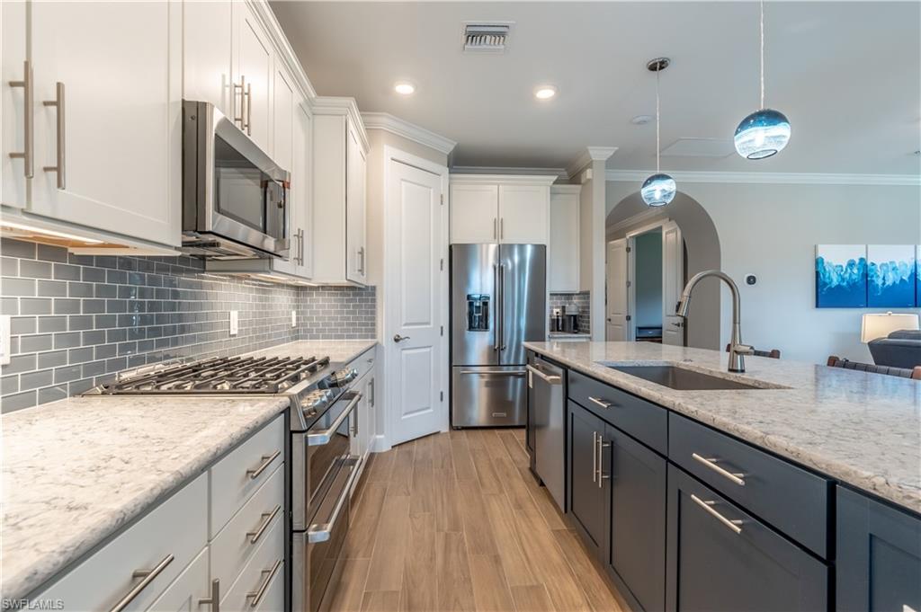 WINDING CYPRESS - Residential