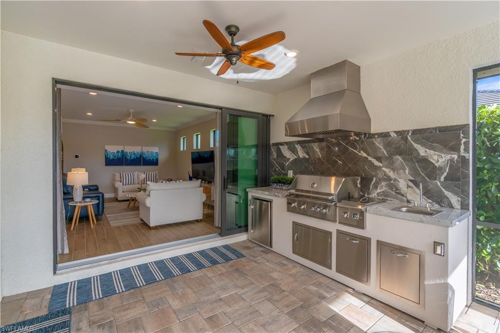 WINDING CYPRESS - Residential