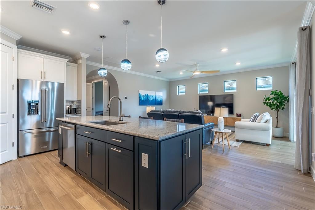 WINDING CYPRESS - Residential