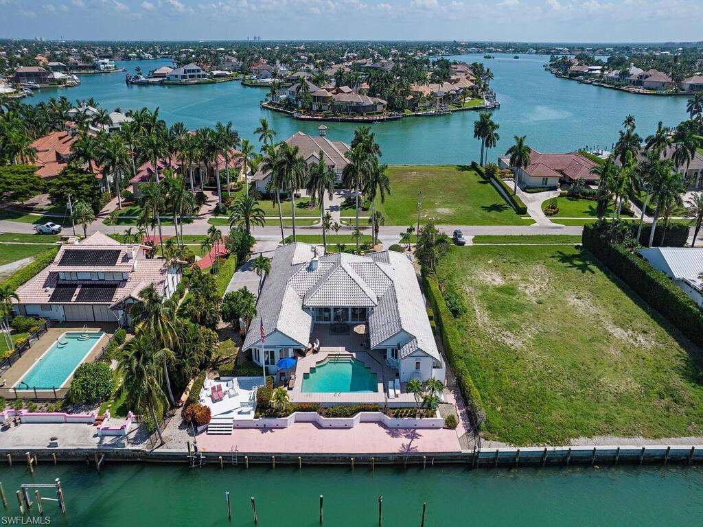 ESTATES - Residential