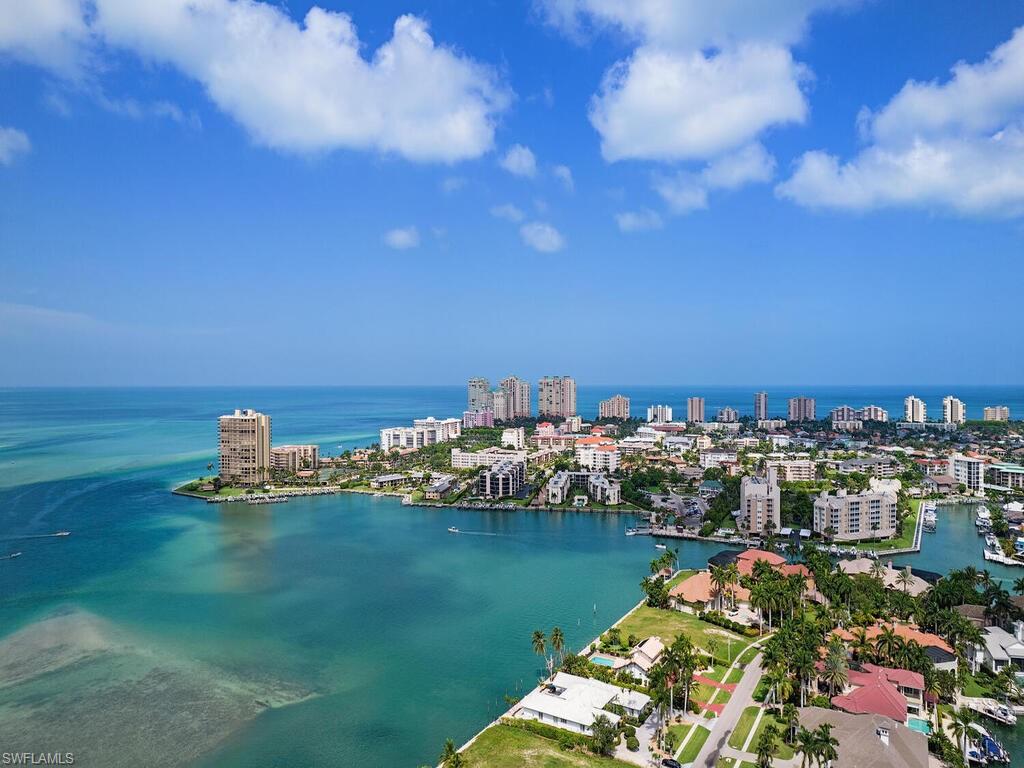 ESTATES - Residential