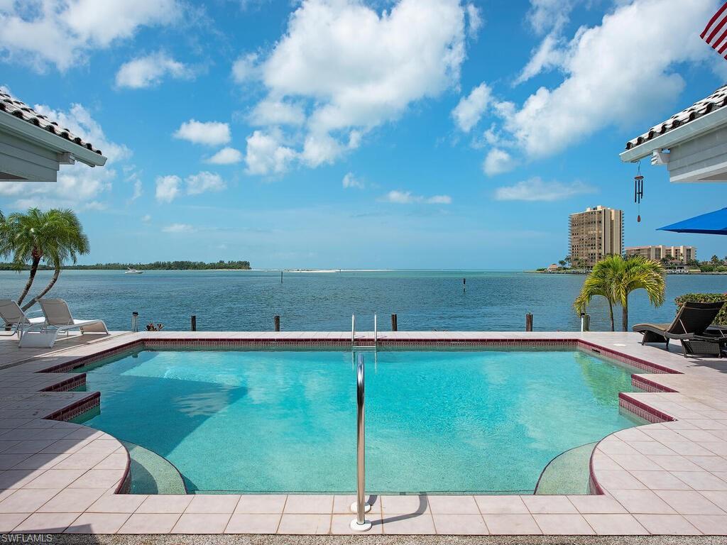 ESTATES - Residential