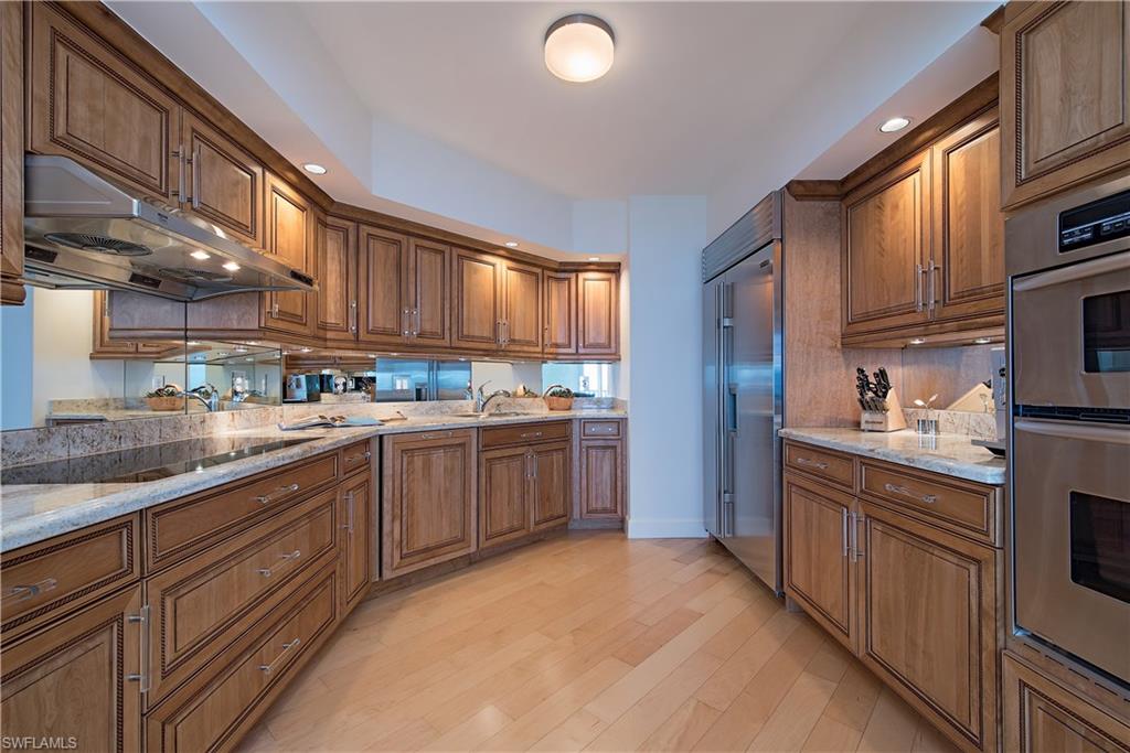 CONTESSA AT BAY COLONY - Residential