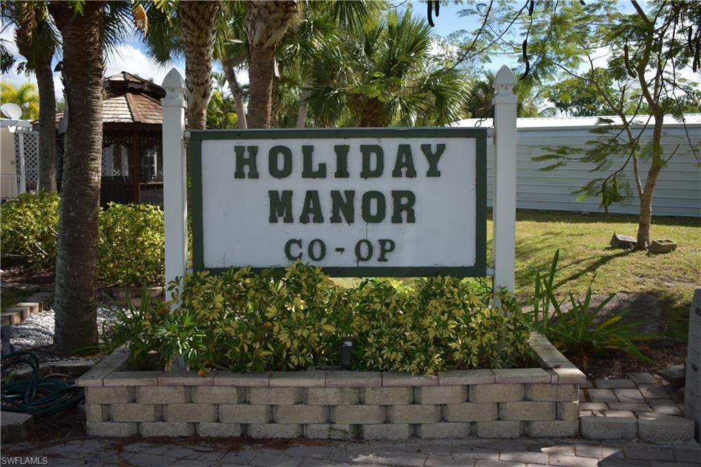 HOLIDAY MANOR - Land