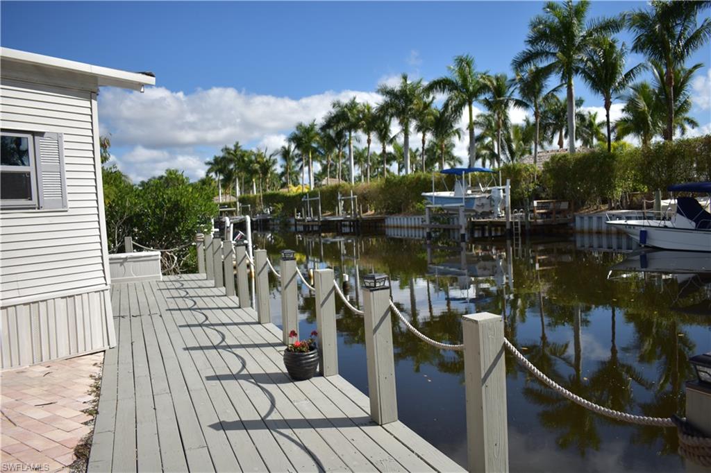 HOLIDAY MANOR - Land