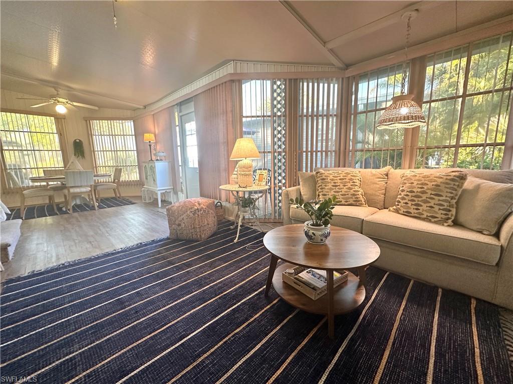 CORKSCREW WOODLANDS - Residential