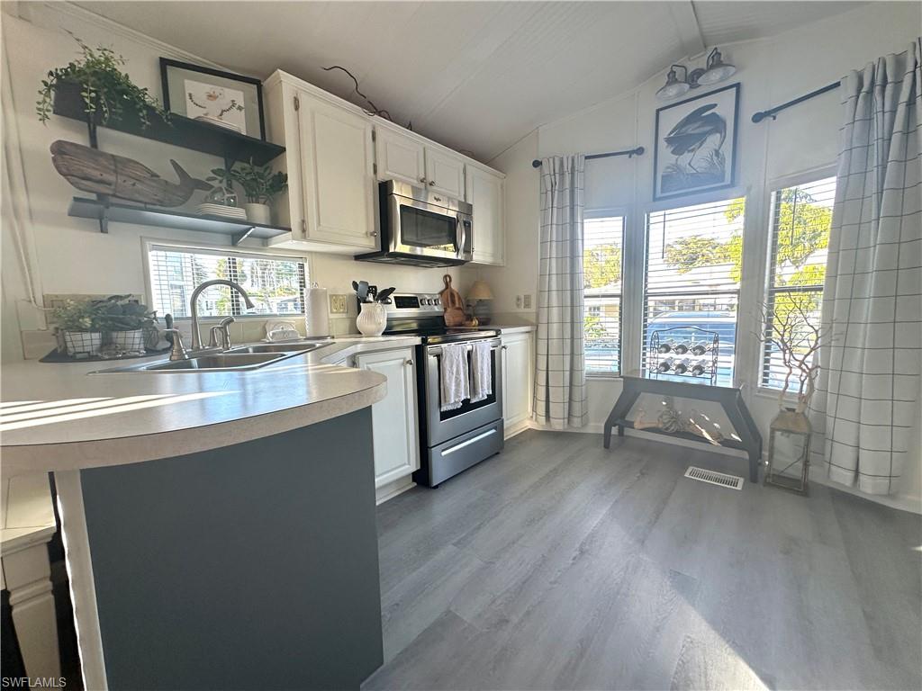 CORKSCREW WOODLANDS - Residential