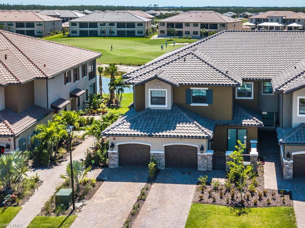 ESPLANADE - Residential