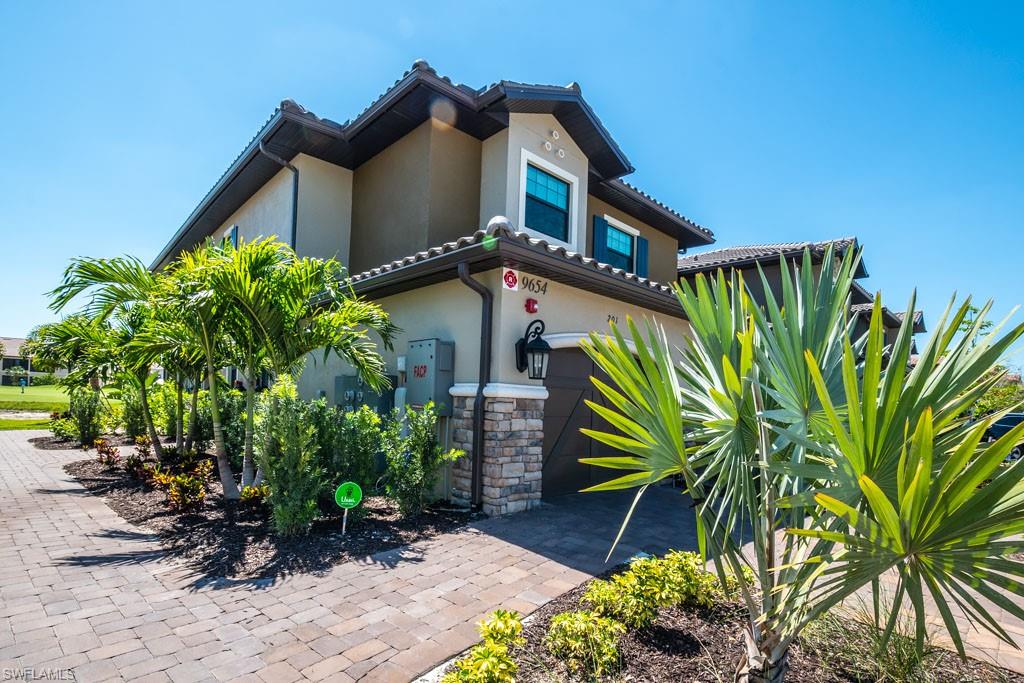 ESPLANADE - Residential