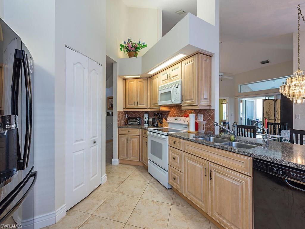 BERMUDA CAYS - Residential