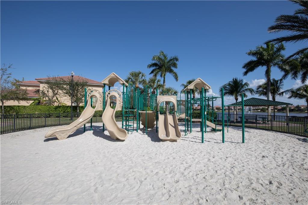 CATALINA ISLES - Residential