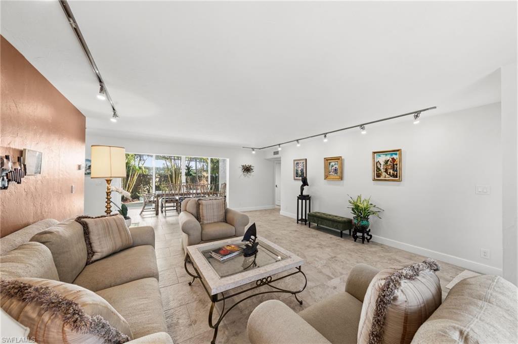 LAKEVIEW PINES - Residential