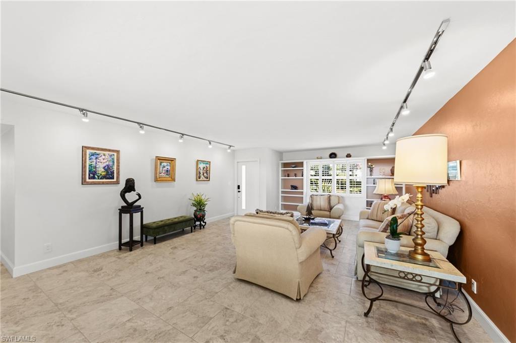 LAKEVIEW PINES - Residential