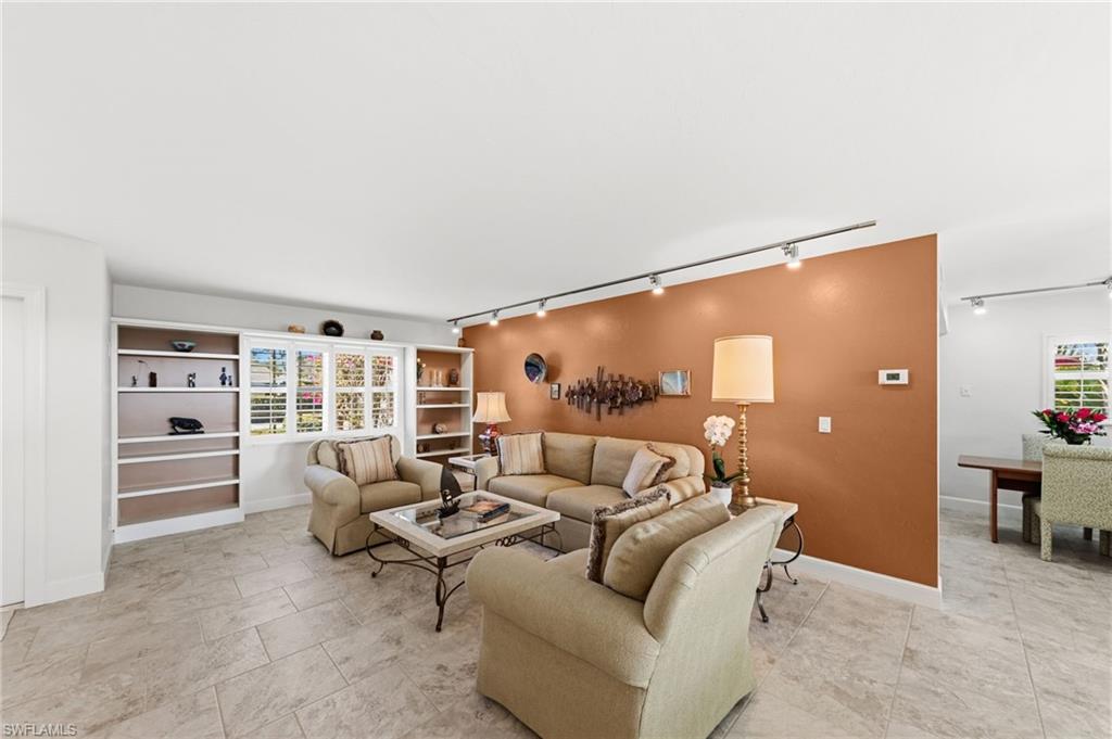 LAKEVIEW PINES - Residential