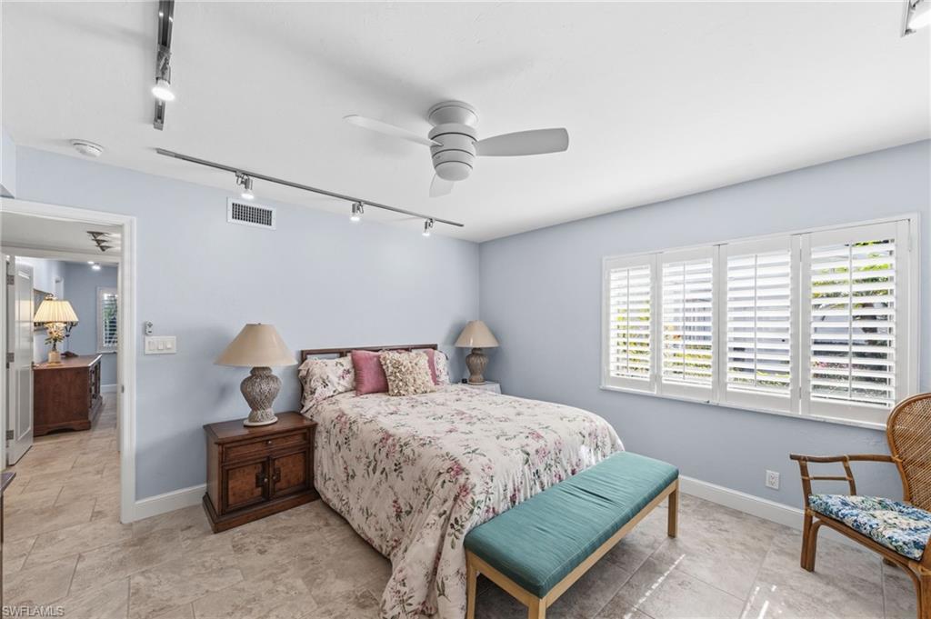 LAKEVIEW PINES - Residential