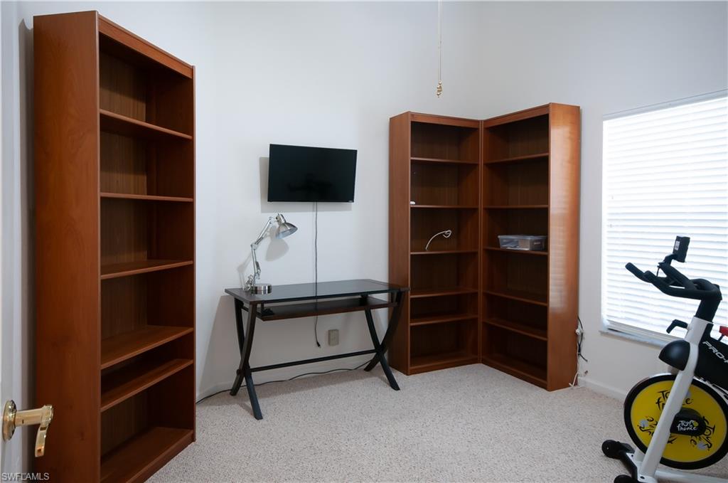 FOUNTAIN LAKES - Residential