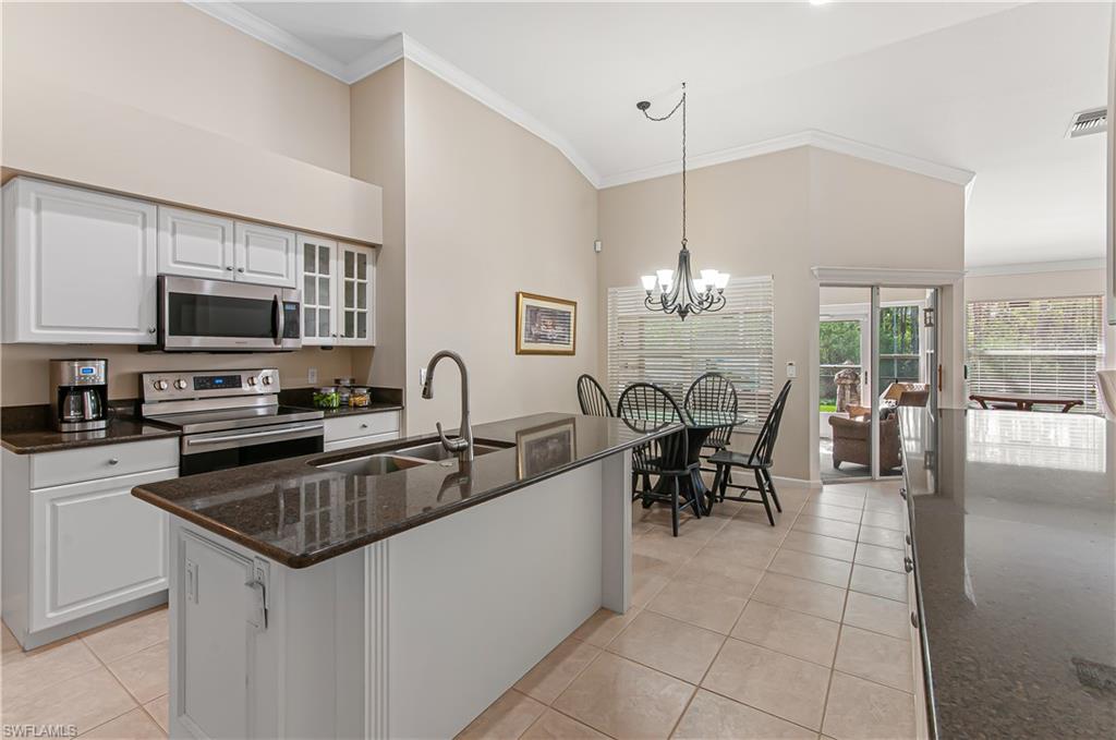 FOUNTAIN LAKES - Residential