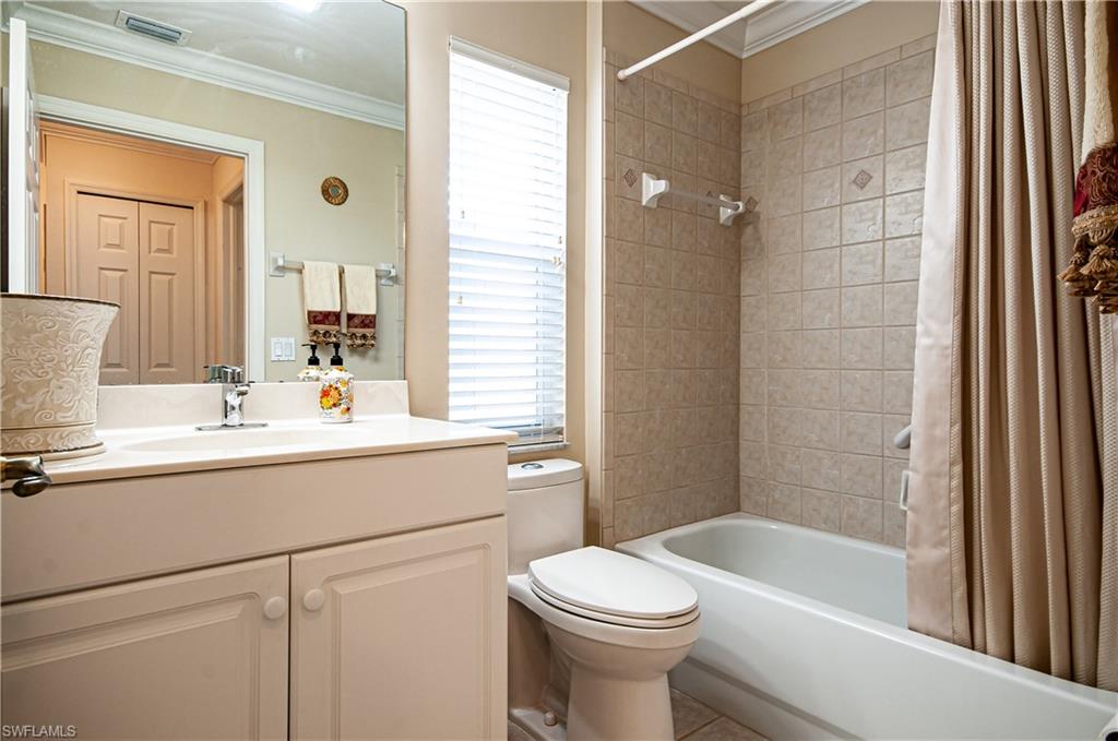 FOUNTAIN LAKES - Residential