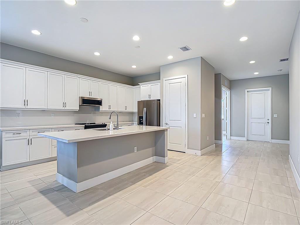 MAPLE RIDGE - Residential Lease