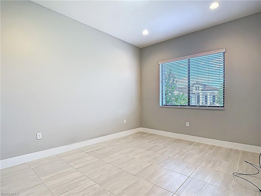 MAPLE RIDGE - Residential Lease