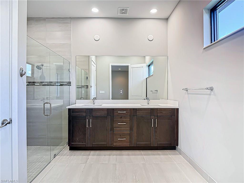 MAPLE RIDGE - Residential Lease