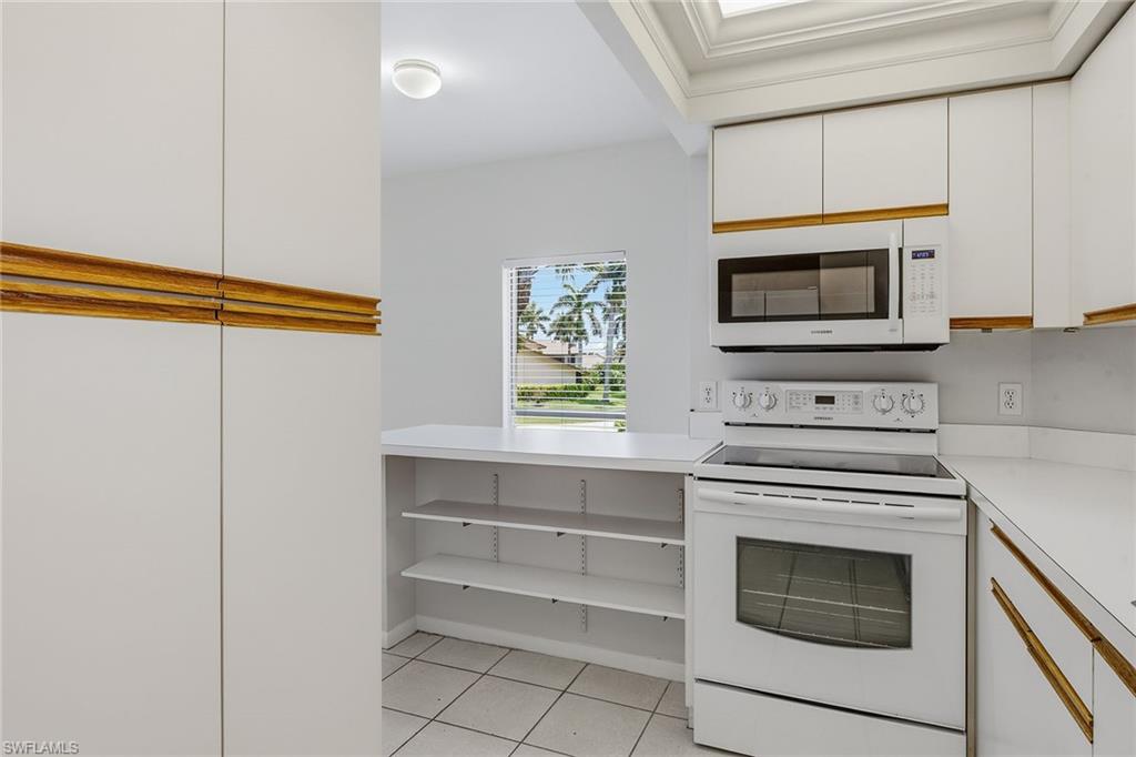 VILLA DEL MARE OF MARCO ISLAND - Residential
