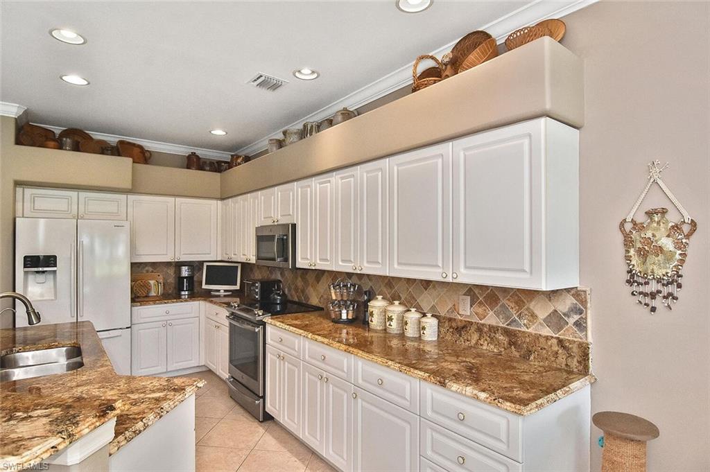 HERITAGE PALMS ESTATES - Residential