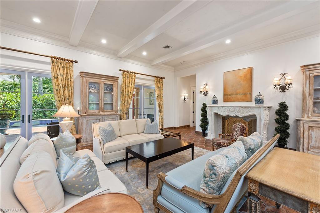 PARK SHORE - Residential