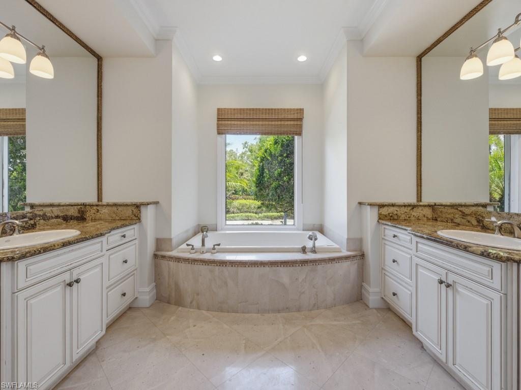 LIVINGSTON WOODS - Residential