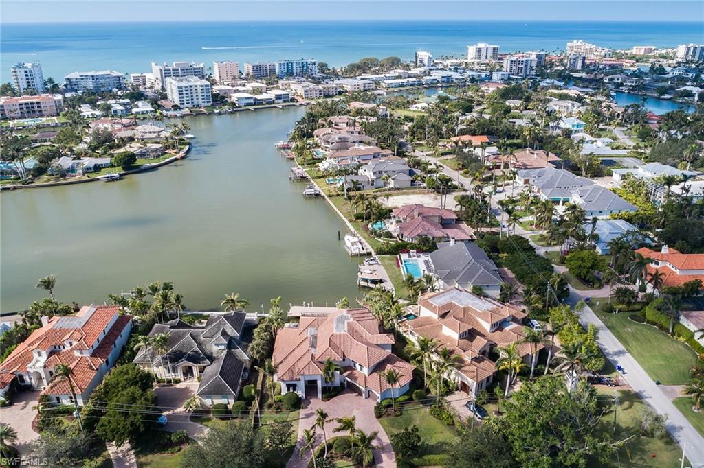 MOORINGS - Residential