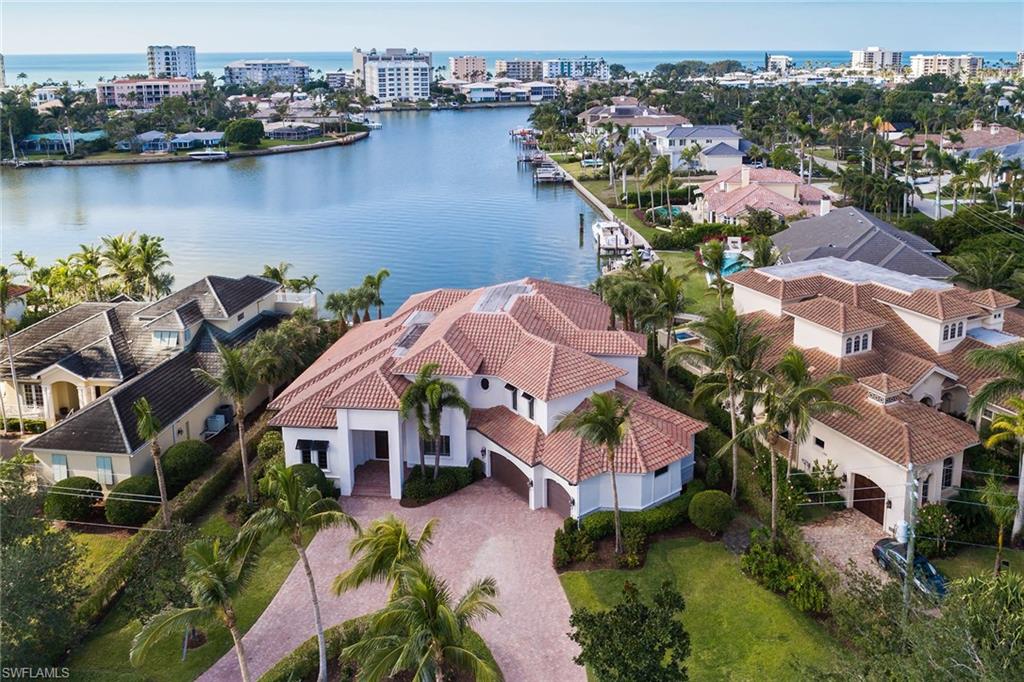 MOORINGS - Residential