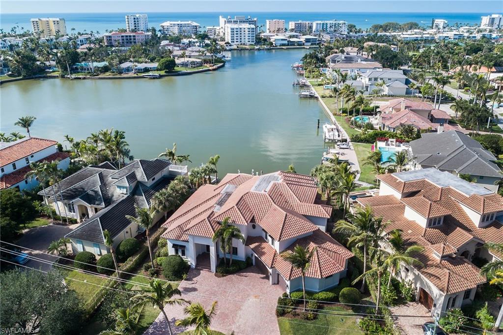 MOORINGS - Residential