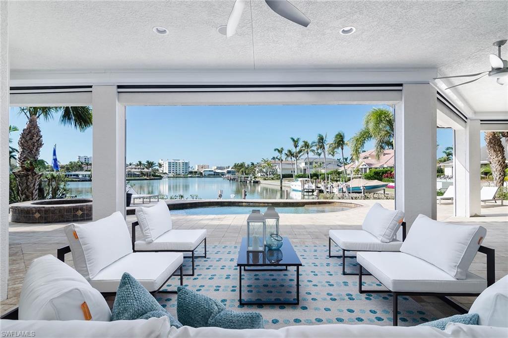 MOORINGS - Residential