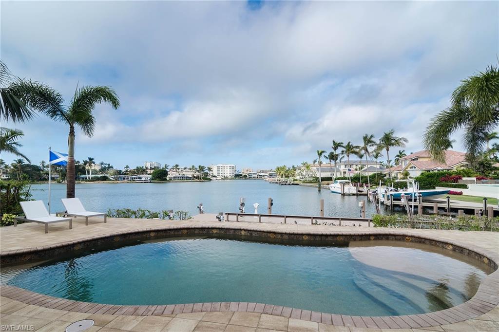 MOORINGS - Residential