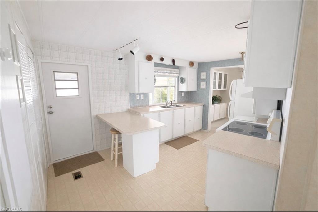 IMPERIAL HARBOR - Residential