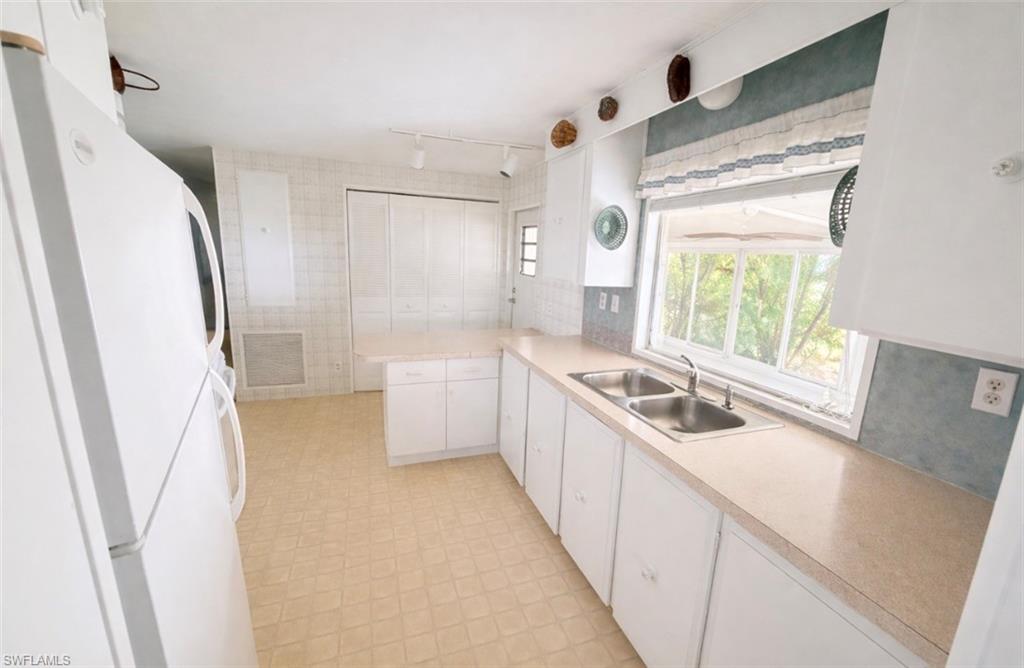 IMPERIAL HARBOR - Residential