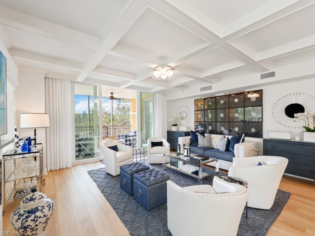 2738 Tiburon BLVD E 202