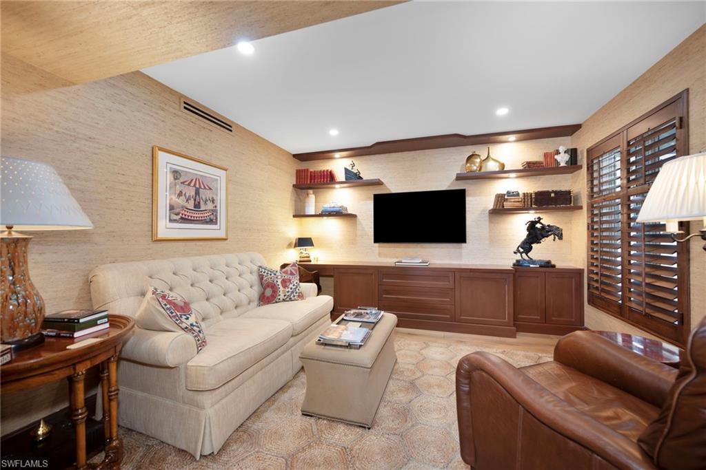 WILDERNESS COUNTRY CLUB - Residential