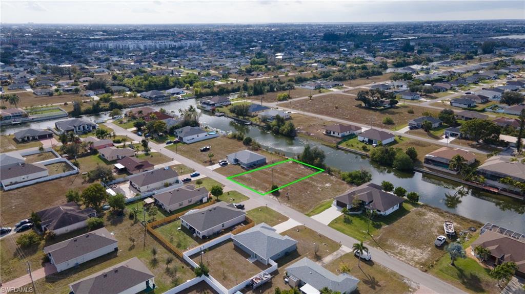 CAPE CORAL - Land