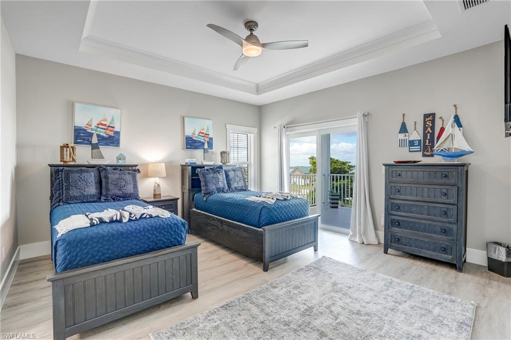 ISLAND SHORES - Residential